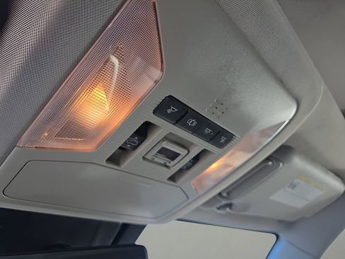 Used 2019 Toyota RAV4 Limited image 24