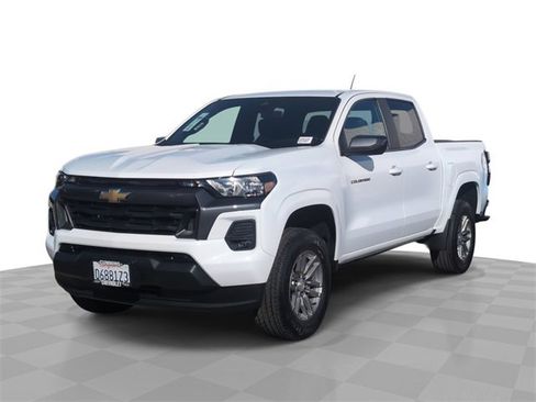 Certified 2024 Chevrolet Colorado LT w/ LT Convenience Package image 1