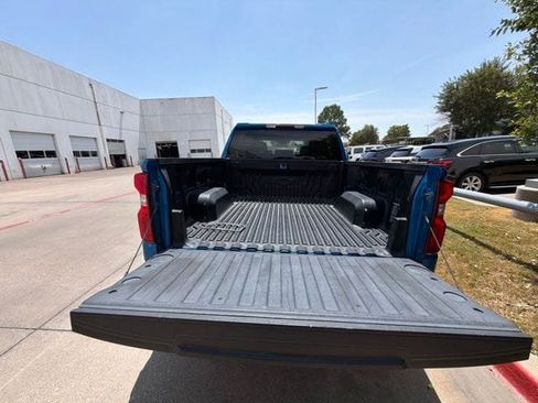 Used 2023 Chevrolet Silverado 1500 RST w/ Z71 Off-Road Package AWD/4WD image 3
