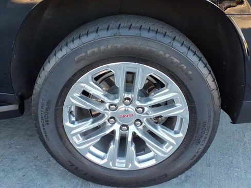 Used 2024 GMC Yukon XL SLT image 24