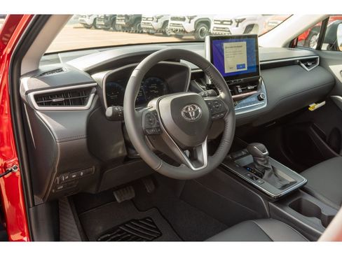 Used 2026 Toyota Corolla Cross XLE w/ Convenience Package image 10