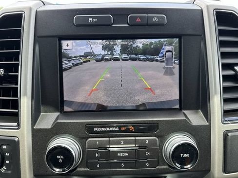 Used 2018 Ford F150 Lariat w/ Equipment Group 502A Luxury AWD/4WD image 27