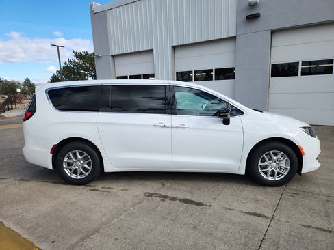 New 2026 Chrysler Voyager LX FWD image 2