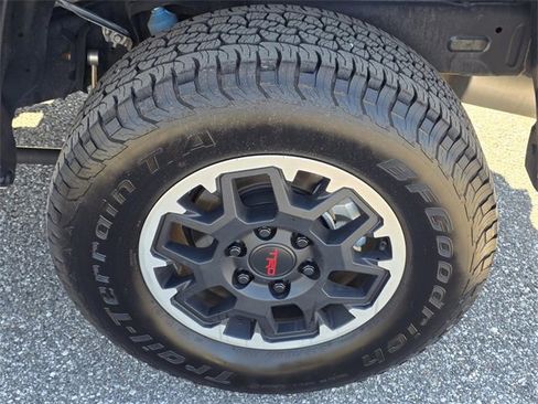 Used 2024 Toyota Tacoma TRD Off-Road image 32