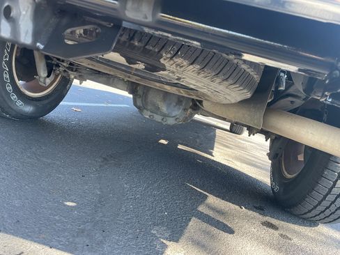 Used 2015 Ford F150 XLT w/ Equipment Group 301A Mid image 10