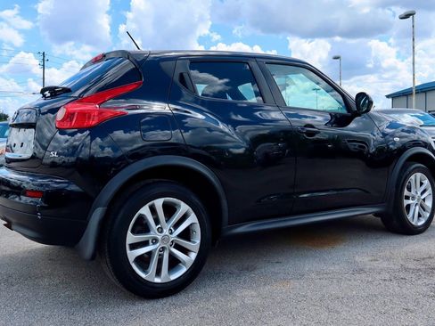Used 2011 Nissan Juke SL FWD image 2