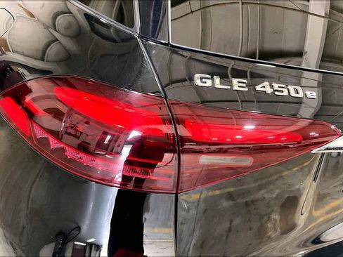 Used 2024 Mercedes-Benz GLE 450e 4MATIC image 32