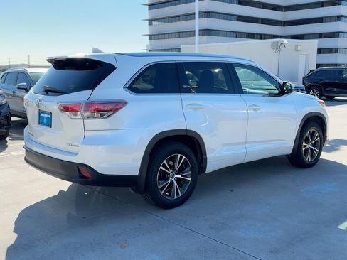 Used 2016 Toyota Highlander XLE image 9