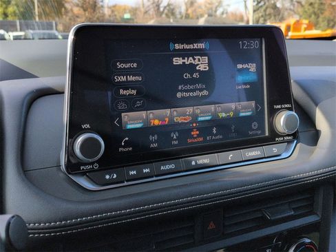 Used 2025 Nissan Rogue S image 12