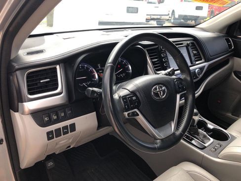 Used 2016 Toyota Highlander Limited image 15
