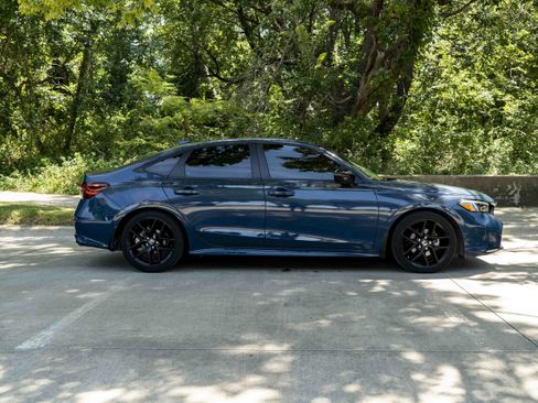Used 2025 Honda Civic Sport image 10