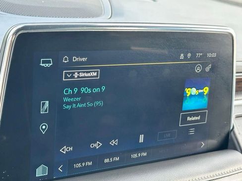 Used 2023 Chevrolet Suburban Premier image 12