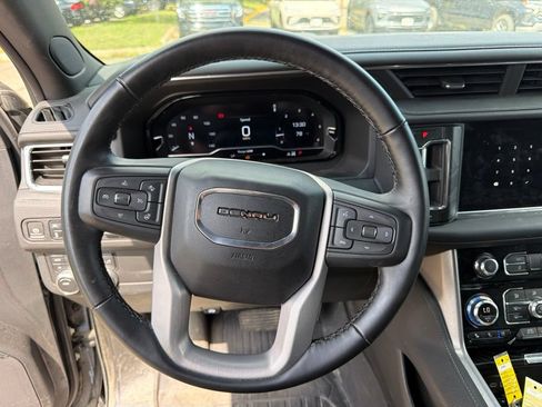 Used 2023 GMC Yukon Denali AWD/4WD image 13