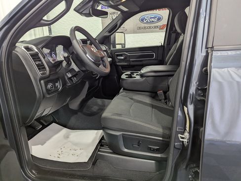 Used 2025 RAM 2500 Big Horn AWD/4WD image 16
