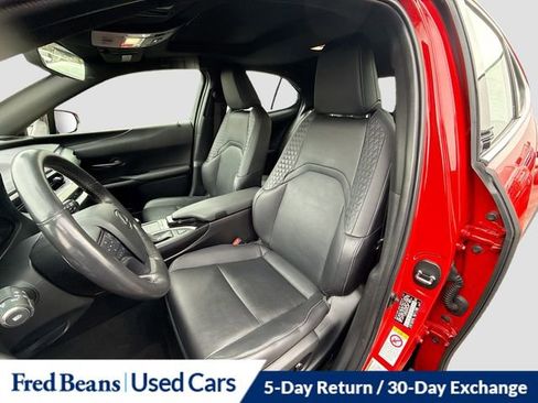 Used 2019 Lexus UX 200 image 21