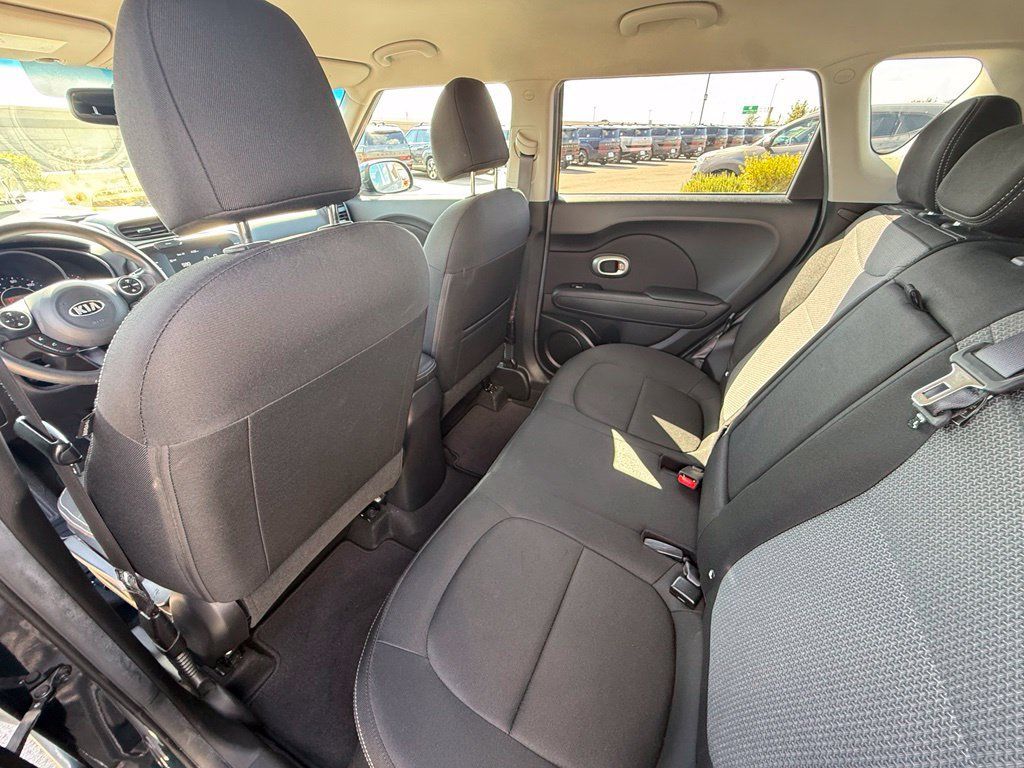 Used 2018 Kia Soul + FWD image 12