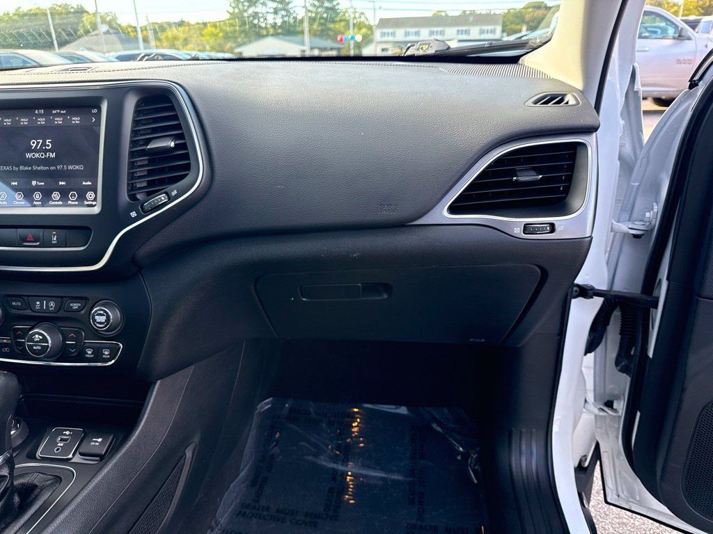 Certified 2022 Jeep Cherokee Latitude Lux w/ Sun & Sound Group AWD/4WD image 29