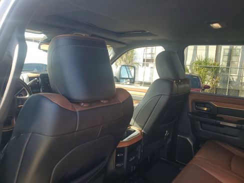 Used 2023 RAM 3500 Limited image 12