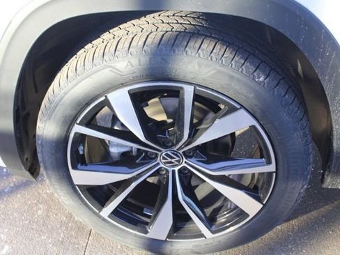 New 2026 Volkswagen Atlas Cross Sport SEL Premium R-Line AWD/4WD image 9