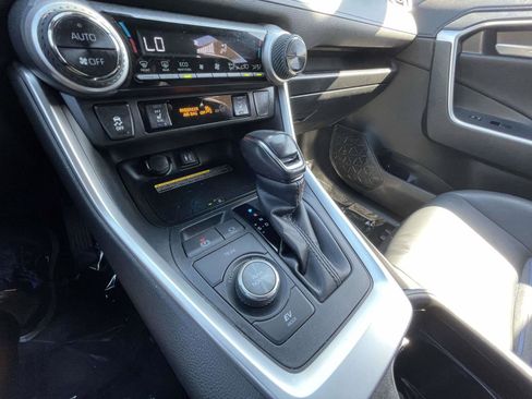Used 2019 Toyota RAV4 XSE AWD/4WD image 34