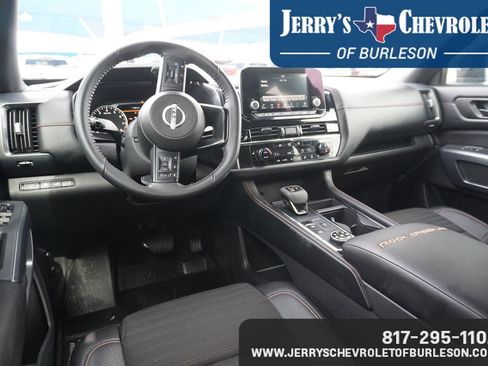 Used 2025 Nissan Pathfinder Rock Creek image 9