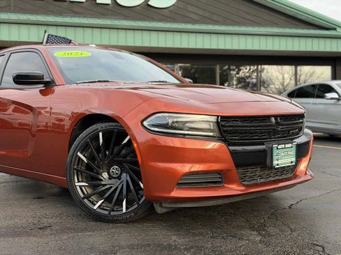 Used 2021 Dodge Charger SXT w/ Blacktop Package image 3