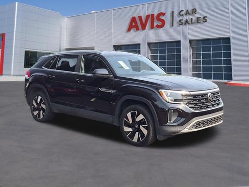 Used 2025 Volkswagen Atlas Cross Sport SE FWD image 3