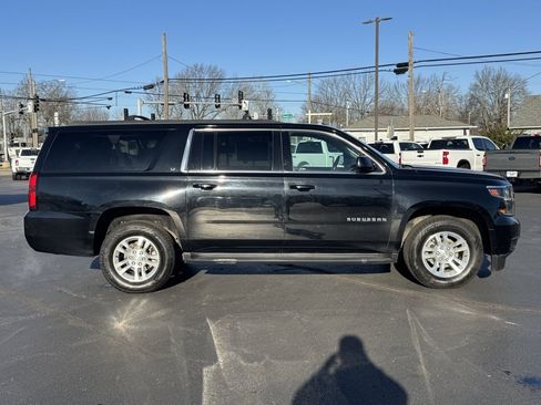 Used 2018 Chevrolet Suburban LT image 23
