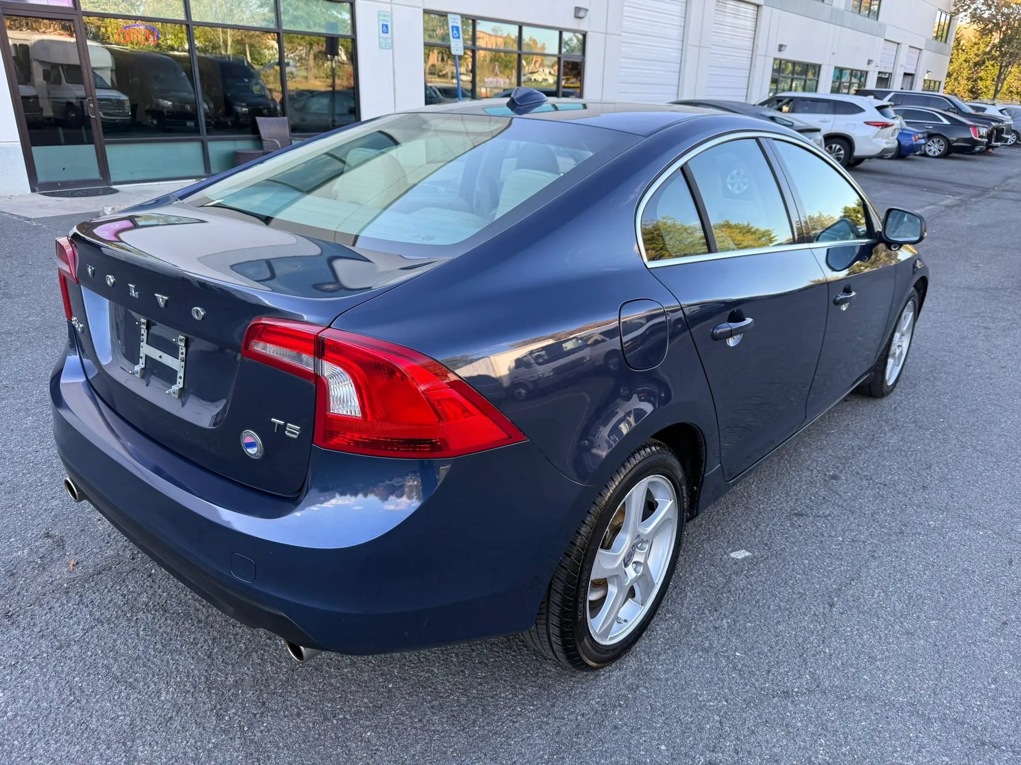 Used 2013 Volvo S60 T5 FWD image 4