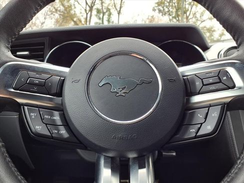 Used 2017 Ford Mustang Premium image 14