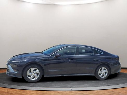 Used 2025 Hyundai Sonata SE FWD image 14