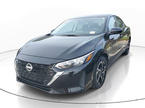 Used 2025 Nissan Sentra SV image 3