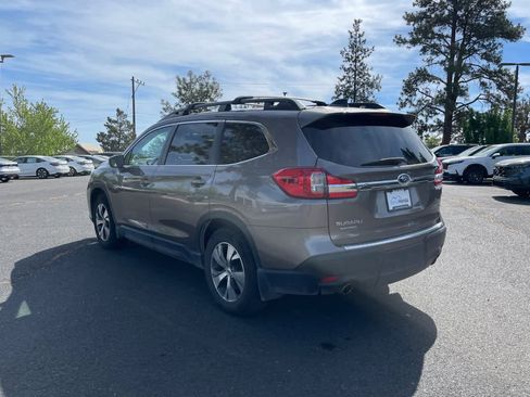 Used 2021 Subaru Ascent Premium w/ Convenience Package AWD/4WD image 3