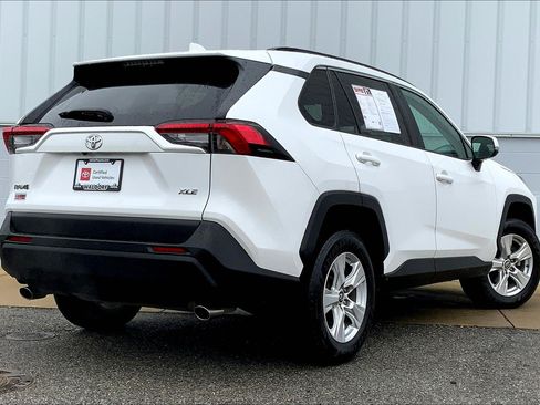 Used 2021 Toyota RAV4 XLE FWD image 17