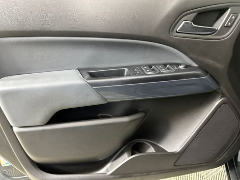 Used 2017 Chevrolet Colorado Z71 image 12