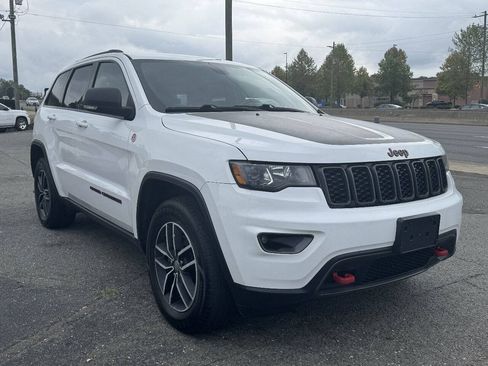 Used 2018 Jeep Grand Cherokee Trailhawk AWD/4WD image 4
