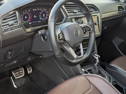Used 2022 Volkswagen Tiguan SEL R-Line image 10