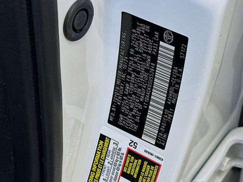 Used 2025 Toyota Camry SE FWD image 12