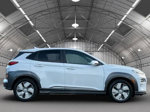 Used 2021 Hyundai Kona Limited image 8