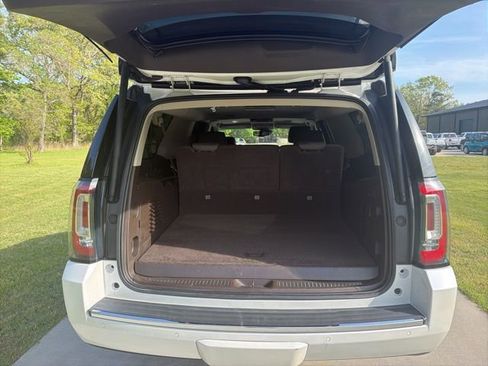 Used 2020 GMC Yukon XL Denali w/ Denali Ultimate Package AWD/4WD image 8