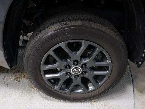 Used 2024 Toyota Tundra Platinum AWD/4WD image 20