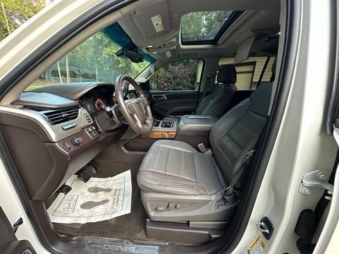 Used 2015 GMC Yukon XL Denali w/ Premium Package RWD image 16