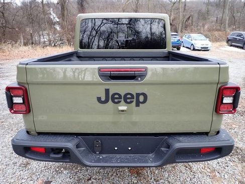 New 2026 Jeep Gladiator Sport AWD/4WD image 4