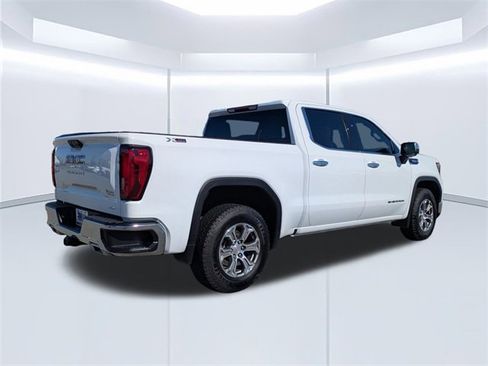 Used 2023 GMC Sierra 1500 SLT w/ X31 Off-Road Package image 4