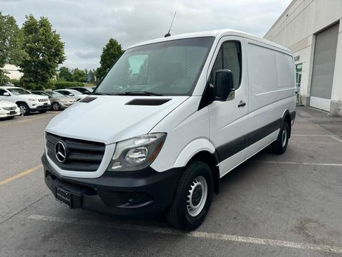 Used 2017 Mercedes-Benz Sprinter 2500 image 12