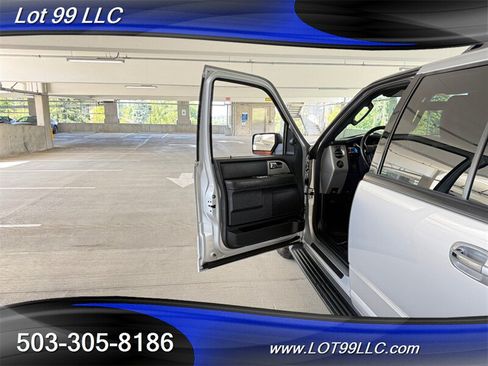 Used 2015 Ford Expedition EL XLT w/ Equipment Group 202A AWD/4WD image 33
