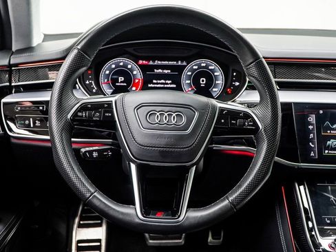 Used 2022 Audi S8 4.0T image 18