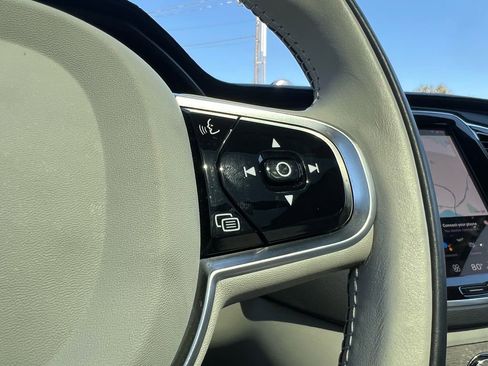 Certified 2023 Volvo XC90 T8 Ultimate AWD/4WD image 13
