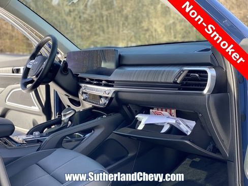 Used 2025 Kia Telluride AWD image 18