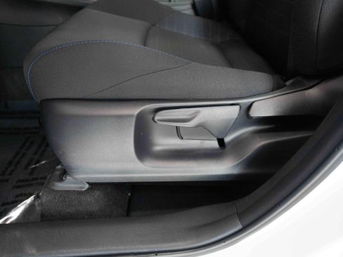 Used 2025 Toyota Corolla Cross AWD Hybrid w/ Moonroof Package image 12